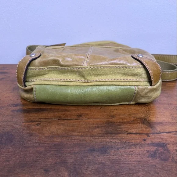 Fossil brand cross leather bag.green - Picture 4 of 10